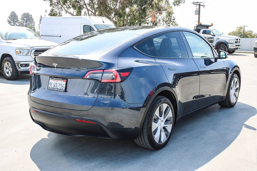 Used 2024 Tesla Model Y Long Range image 9