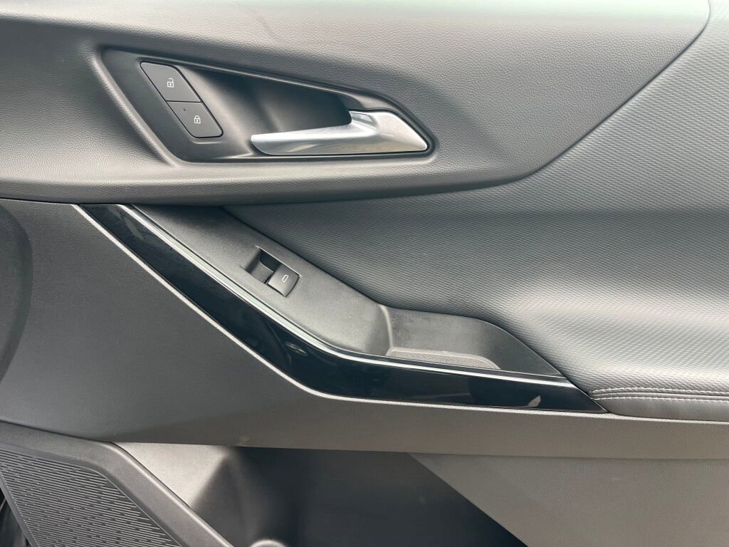 Used 2025 Chevrolet Equinox LT w/ Convenience Package II image 33