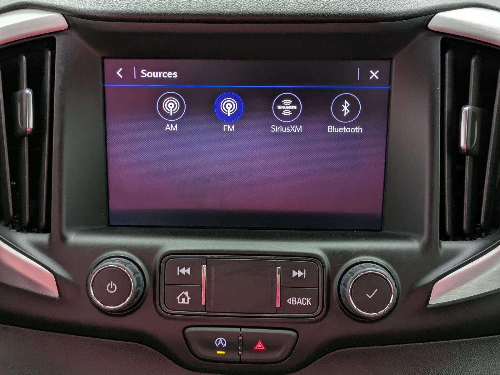 Used 2024 GMC Terrain SLT image 25