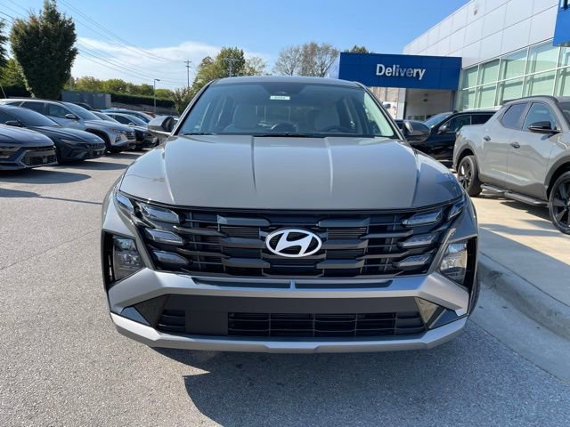 New 2025 Hyundai Tucson SE image 2