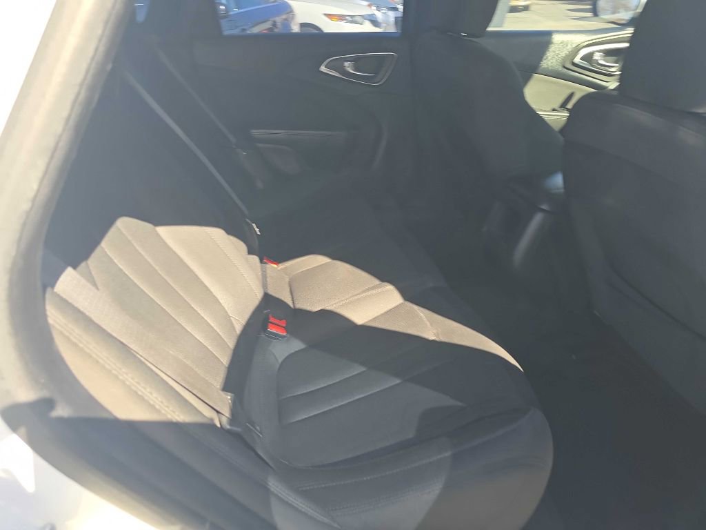 Used 2016 Chrysler 200 Limited w/ Convenience Group image 14