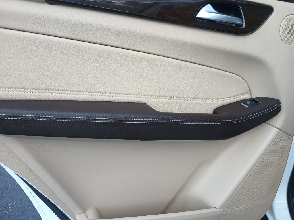 Used 2018 Mercedes-Benz GLS 450 4MATIC image 29