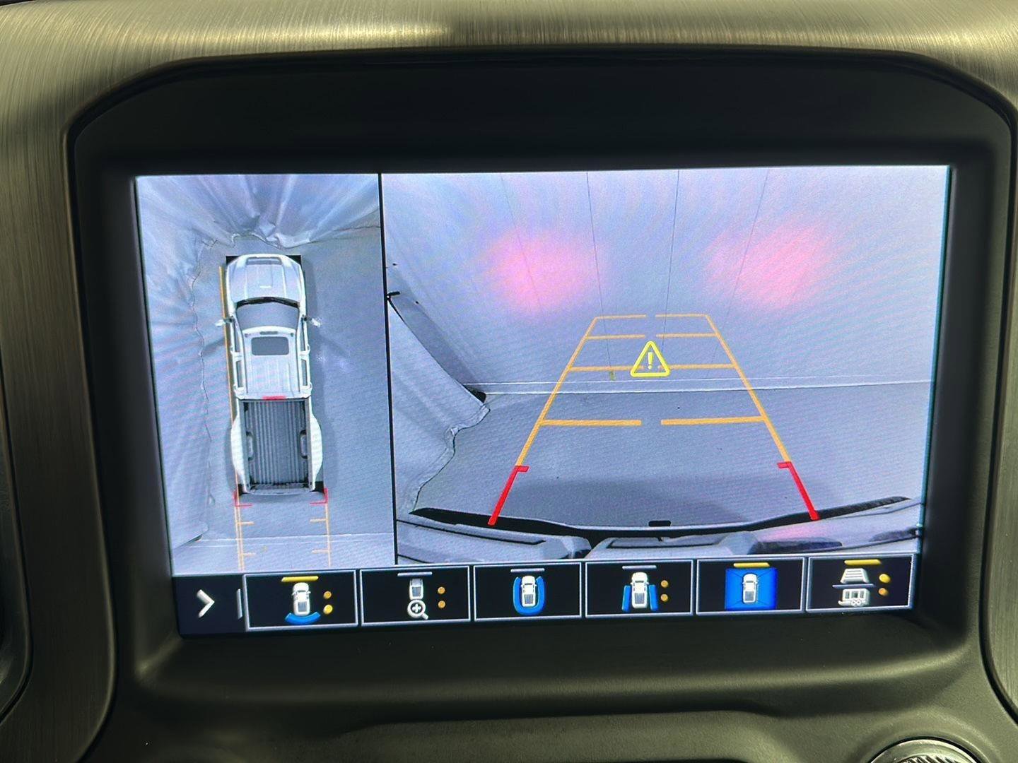 Used 2022 GMC Sierra 3500 Denali w/ Denali Ultimate Package image 10