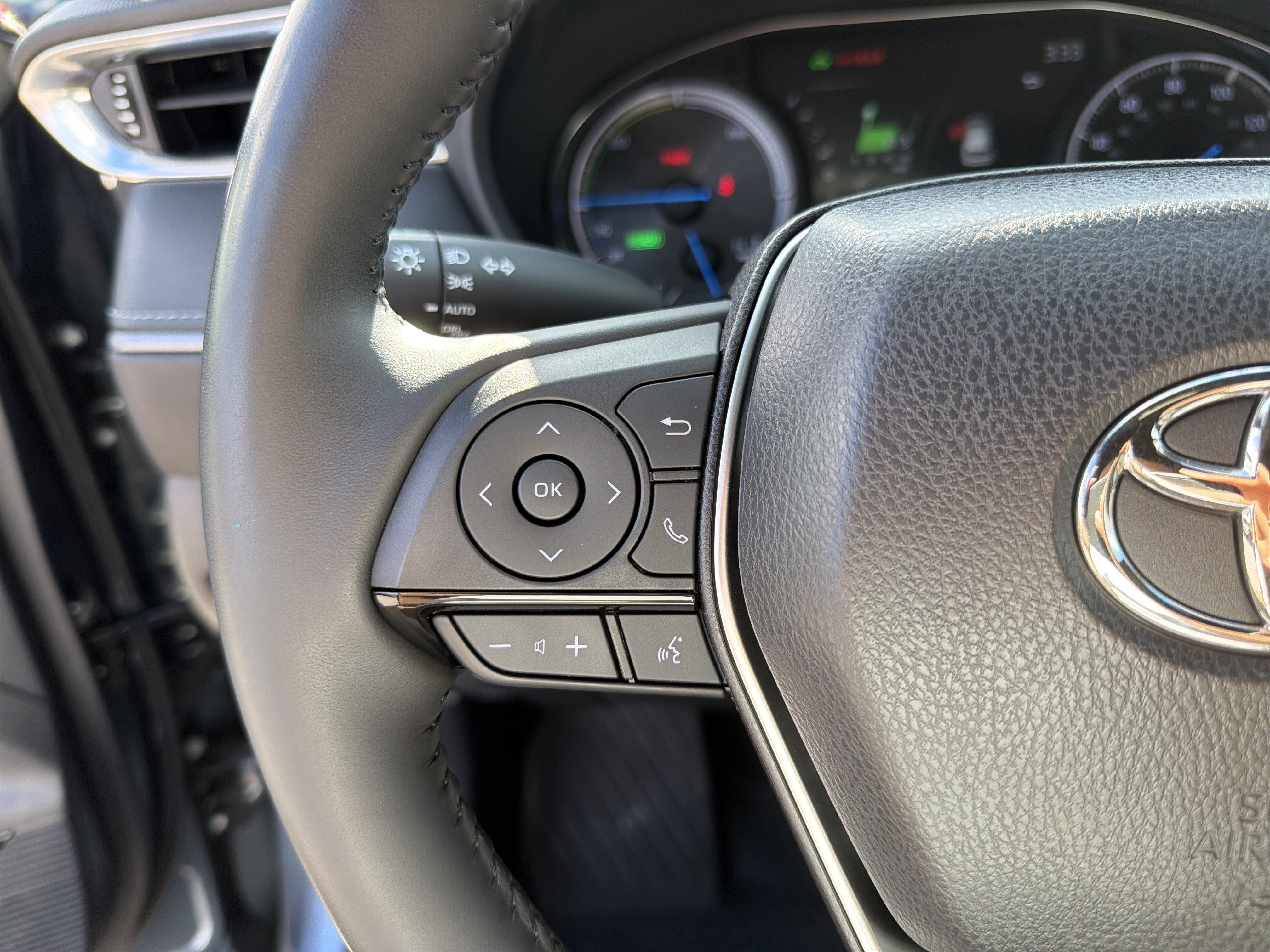 Certified 2021 Toyota Venza XLE w/ Softex Package image 10