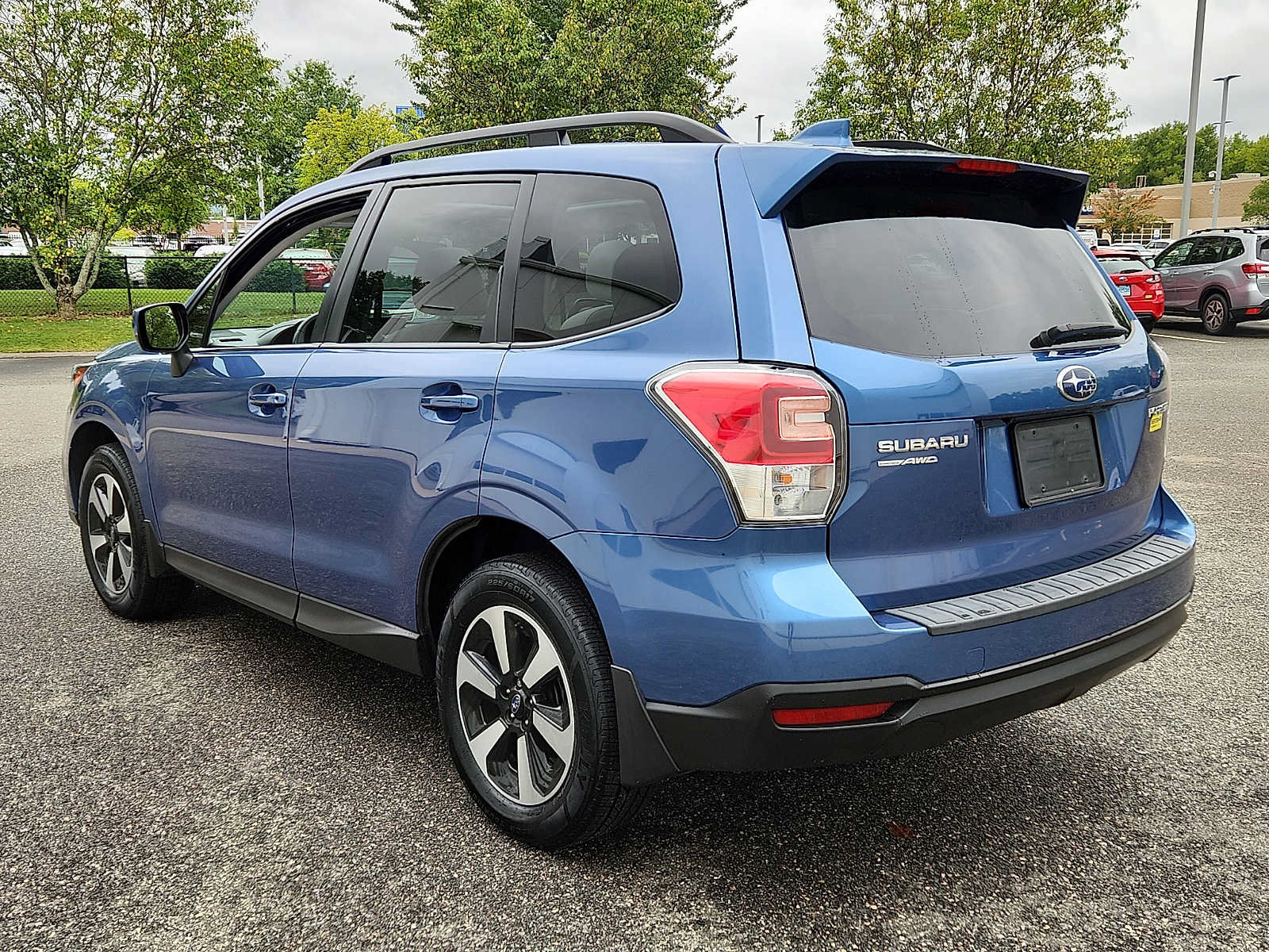 Used 2018 Subaru Forester 2.5i Premium w/ All-Weather Package AWD/4WD image 4