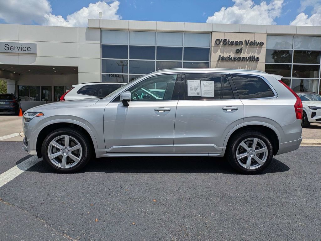 Used 2022 Volvo XC90 T5 Momentum AWD/4WD image 3
