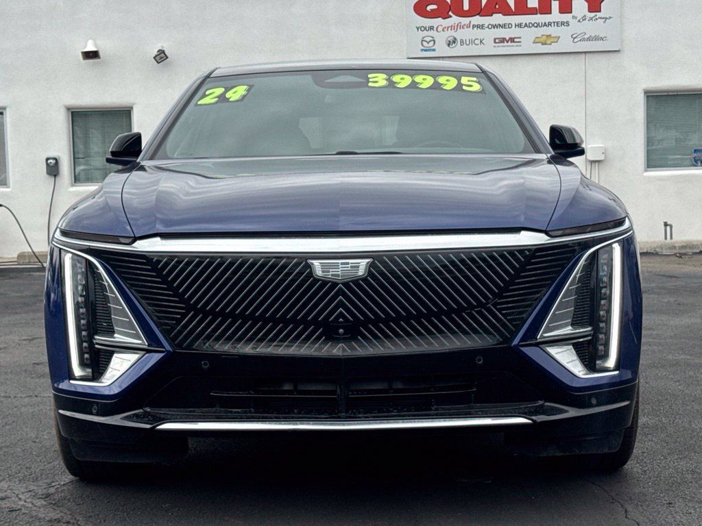 Used 2024 Cadillac Lyriq Luxury RWD image 3