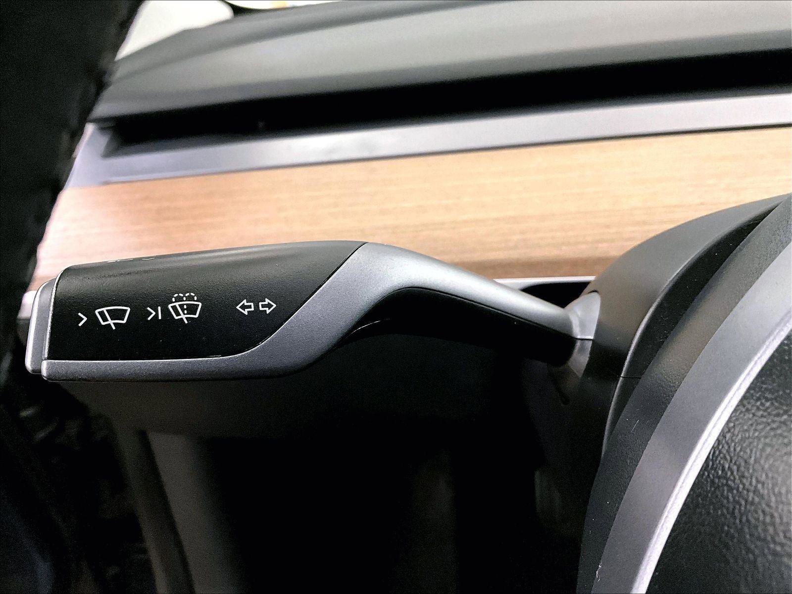 Used 2023 Tesla Model 3 Standard Range image 30