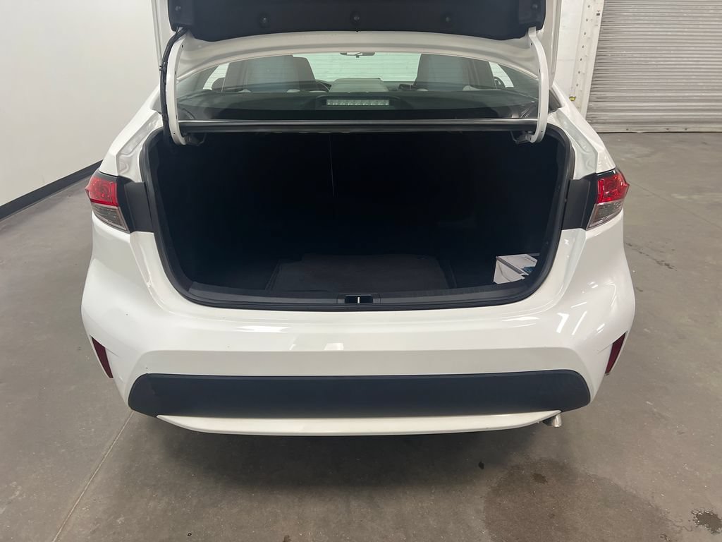 Used 2020 Toyota Corolla LE FWD image 25