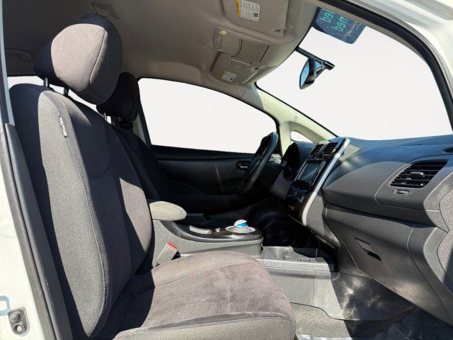 Used 2016 Nissan Leaf SV FWD image 14