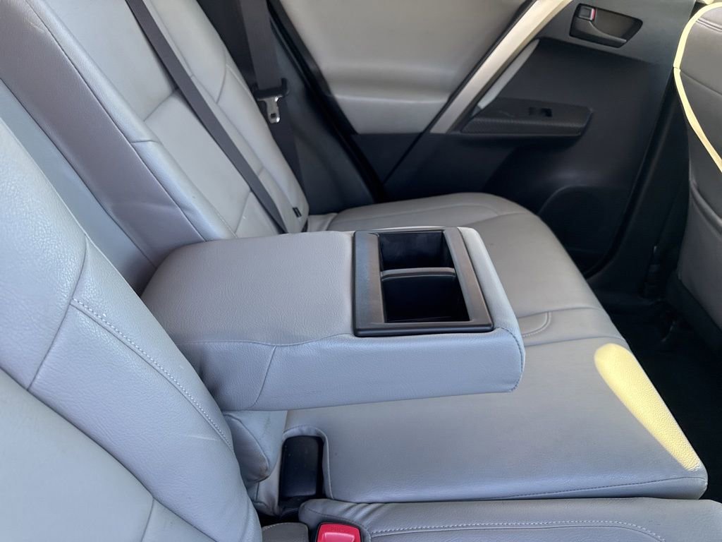 Used 2015 Toyota RAV4 LE image 13