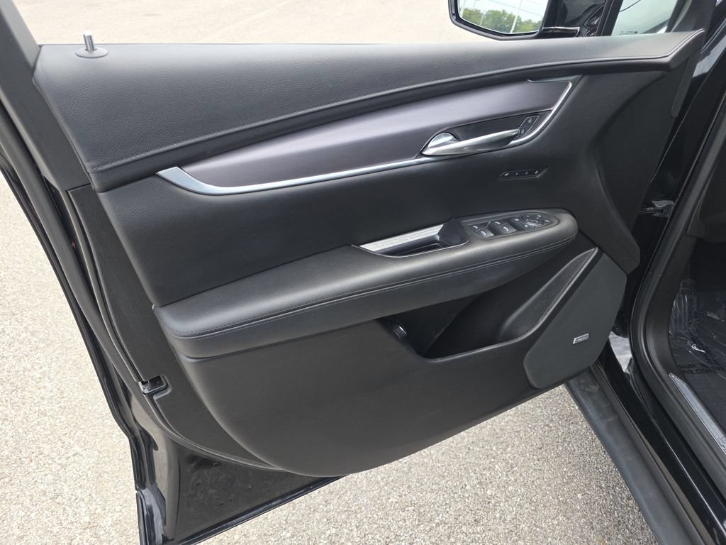 Used 2019 Cadillac XT5 Luxury FWD image 16