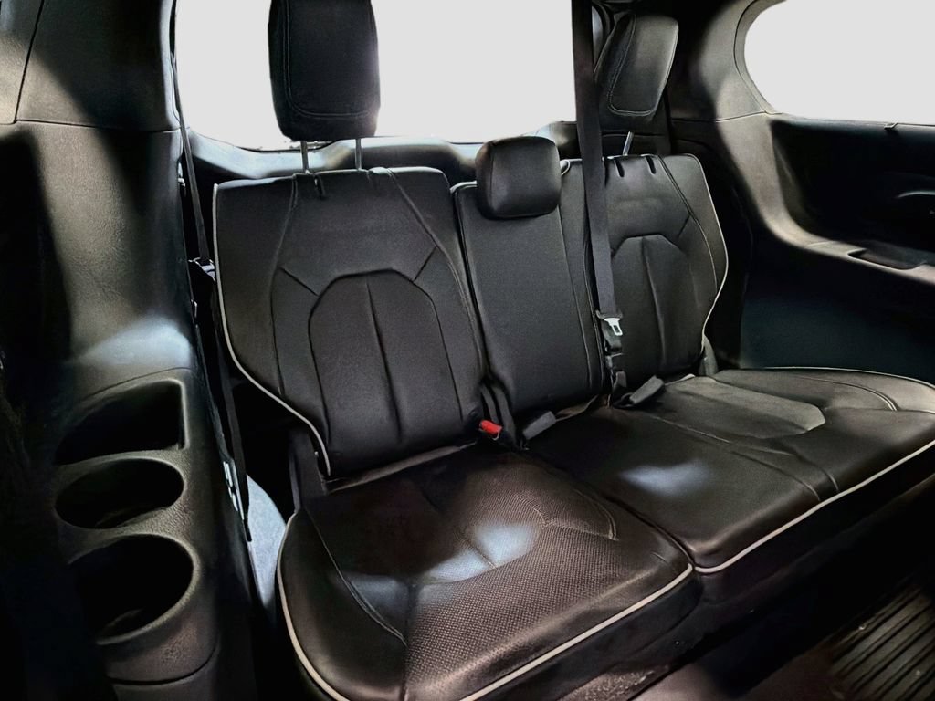 Used 2019 Chrysler Pacifica Limited w/ S Appearance Package FWD image 27