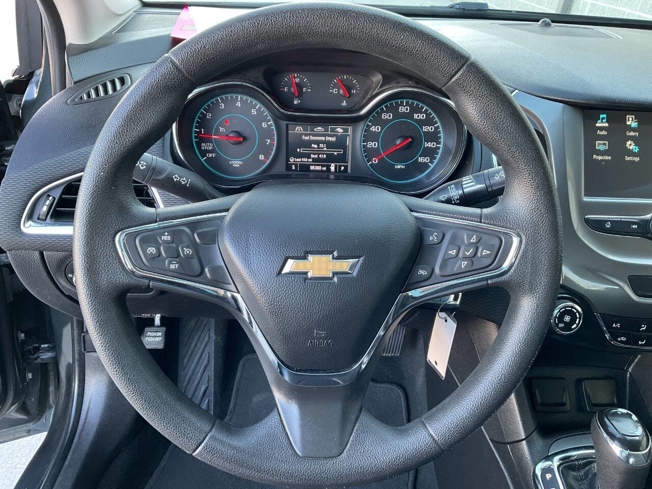 Used 2017 Chevrolet Cruze LT FWD image 17