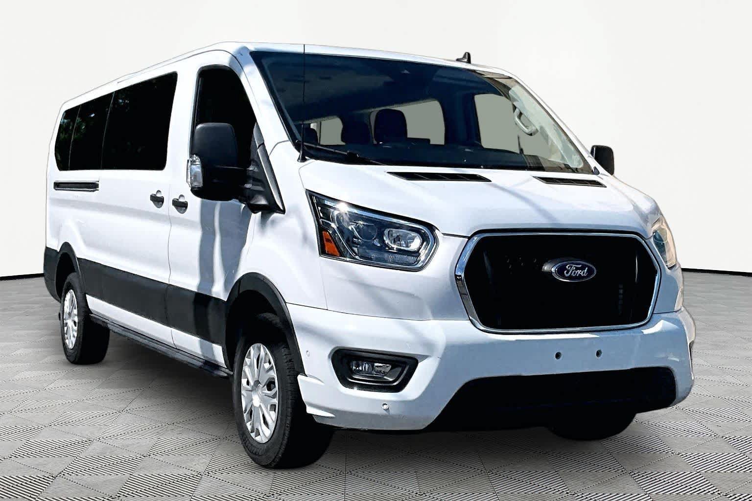 Used 2023 Ford Transit 350 XLT RWD image 3