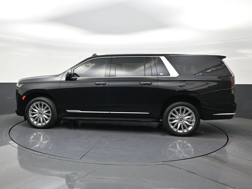 Used 2023 Cadillac Escalade ESV Premium Luxury AWD/4WD image 2