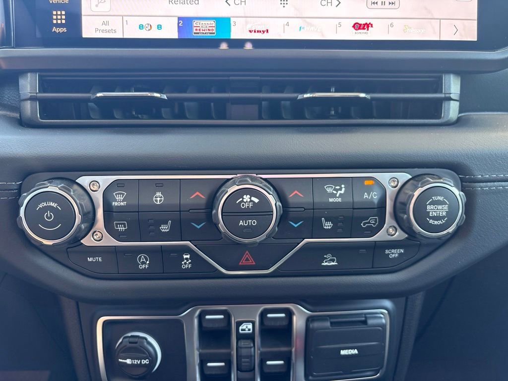 New 2026 Jeep Gladiator Sport AWD/4WD image 11