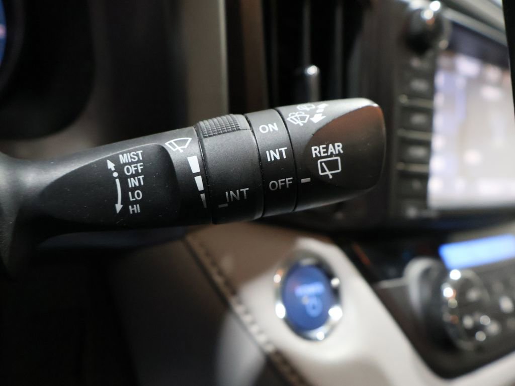 Used 2018 Toyota RAV4 Limited w/ Advanced Technology Package image 37