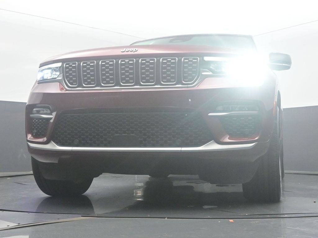 Used 2023 Jeep Grand Cherokee Summit AWD/4WD image 46