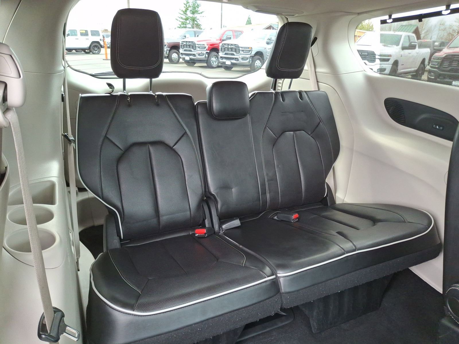 Certified 2022 Chrysler Pacifica Limited image 23