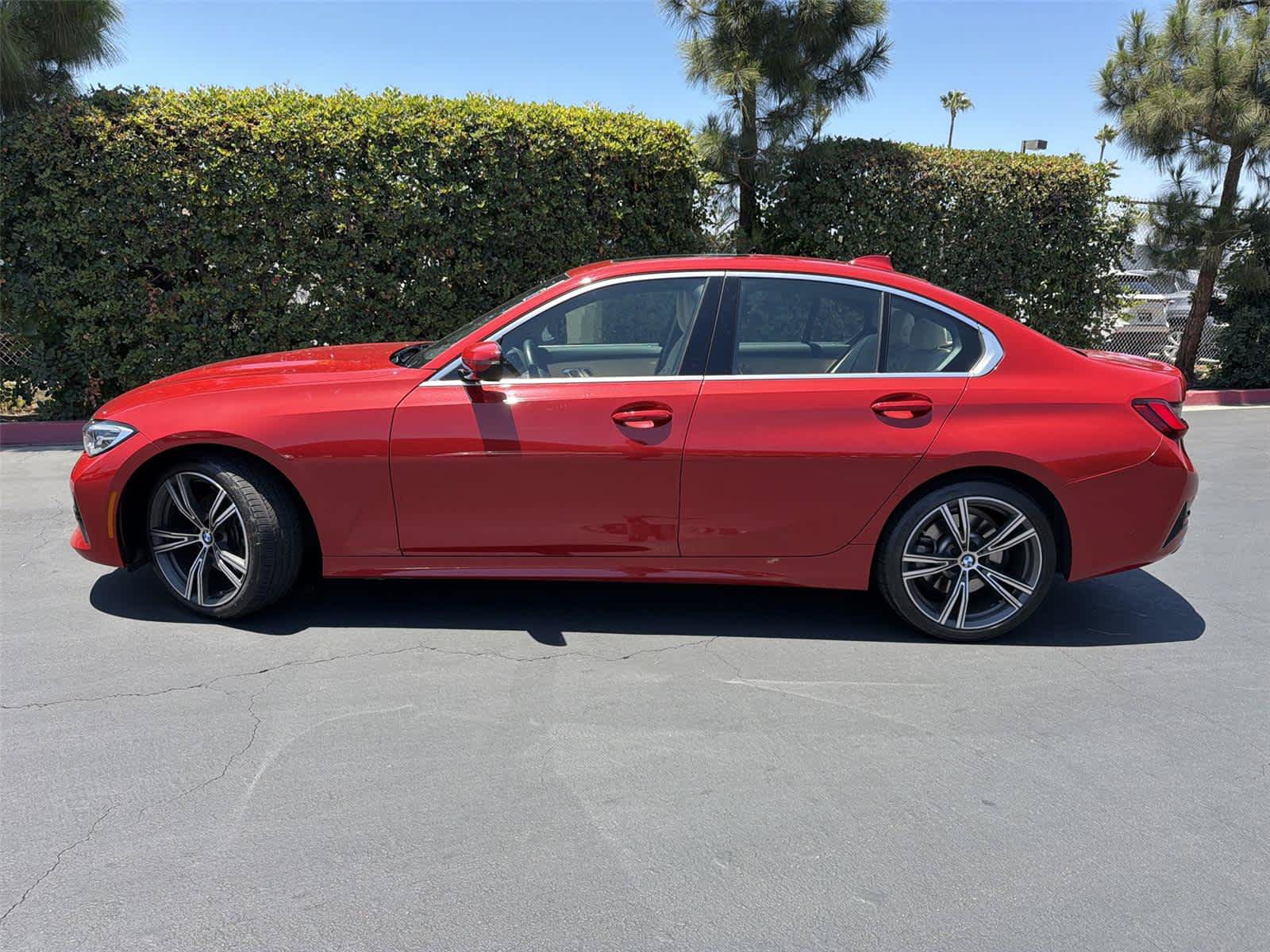 Used 2022 BMW 330i Sedan w/ Driving Assistance Package RWD image 3
