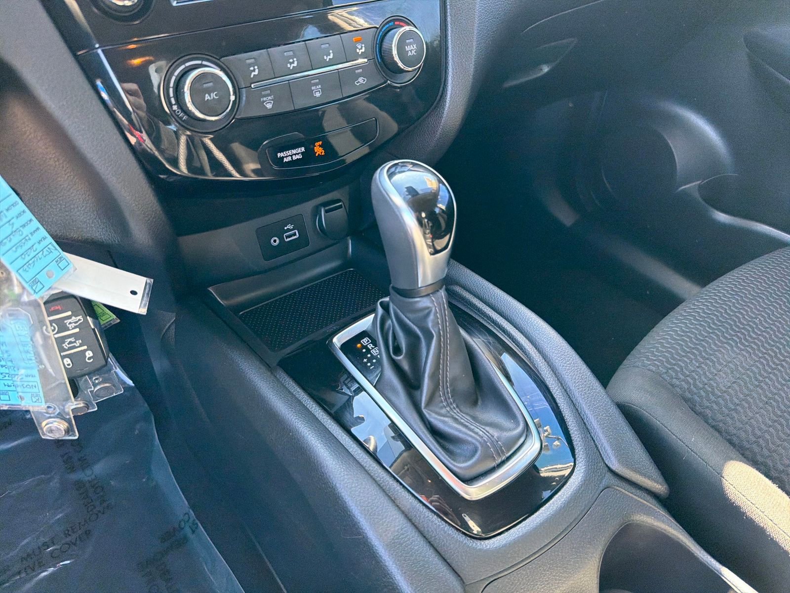 Used 2020 Nissan Rogue Sport S image 17