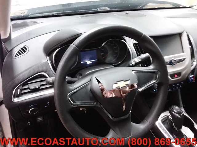 Used 2018 Chevrolet Cruze LS FWD image 11