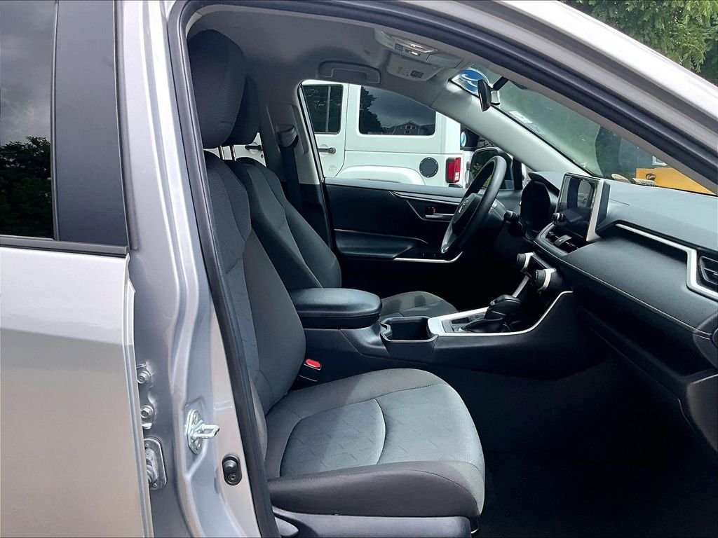 Certified 2025 Toyota RAV4 XLE AWD/4WD image 11