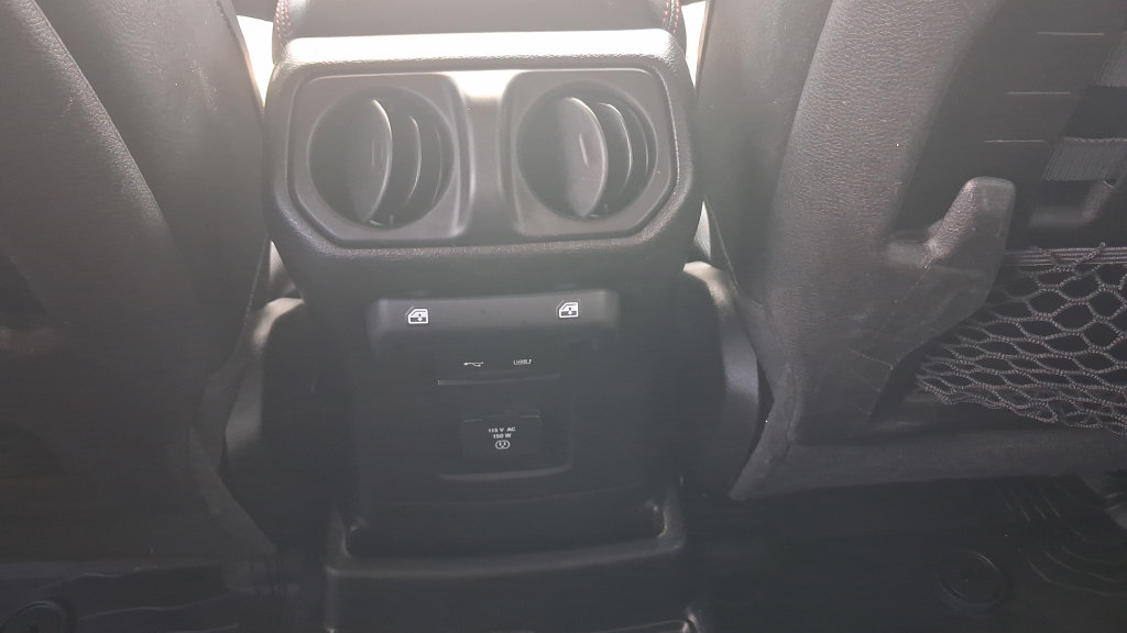 Used 2018 Jeep Wrangler Unlimited Rubicon w/ Dual Top Group AWD/4WD image 24