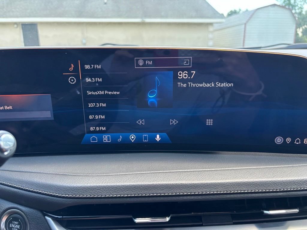 Used 2025 Cadillac XT4 Premium Luxury FWD image 31