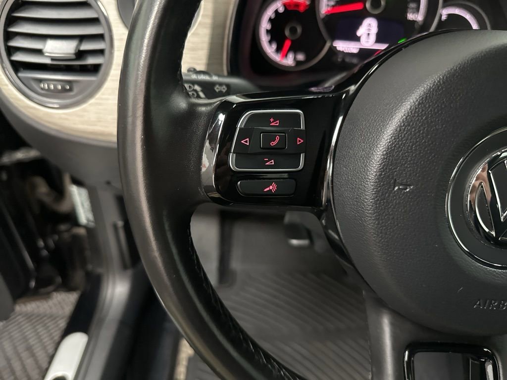 Used 2018 Volkswagen Beetle 2.0T Coast w/ Coast Lighting Package FWD image 15
