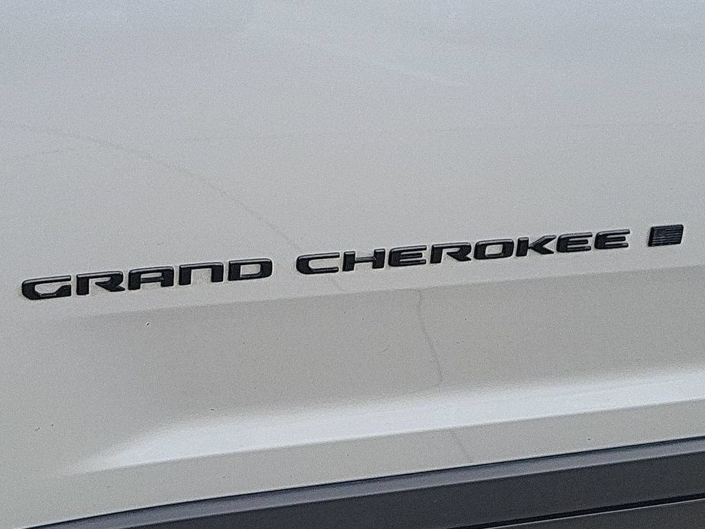 Used 2024 Jeep Grand Cherokee Altitude AWD/4WD image 38