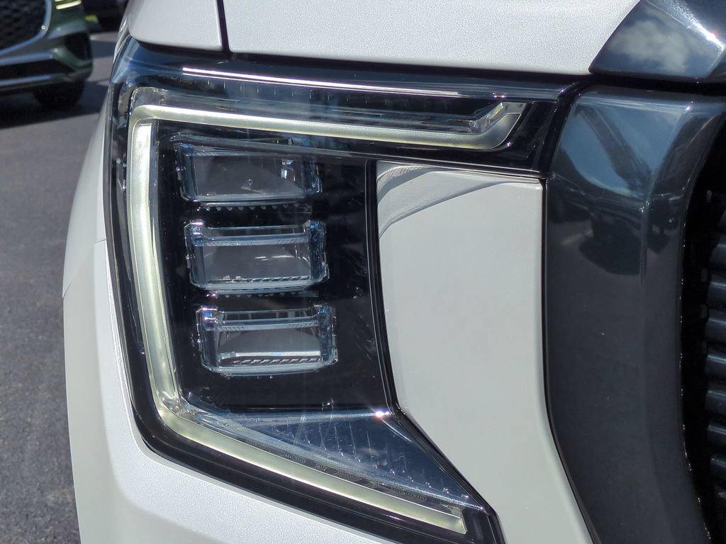 Used 2024 GMC Yukon Denali Ultimate AWD/4WD image 11