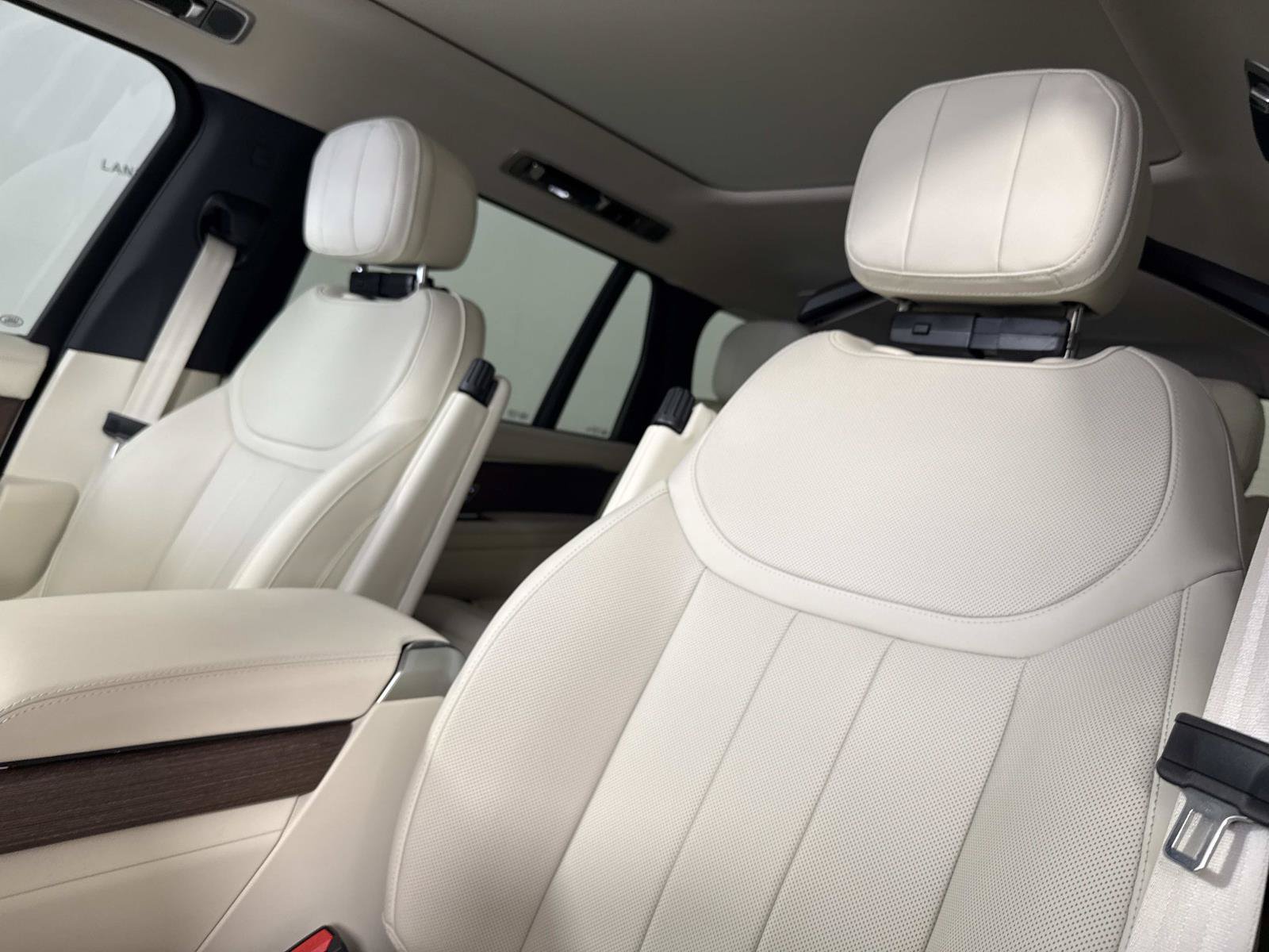 New 2027 Land Rover Range Rover Long Wheelbase SE AWD/4WD image 21