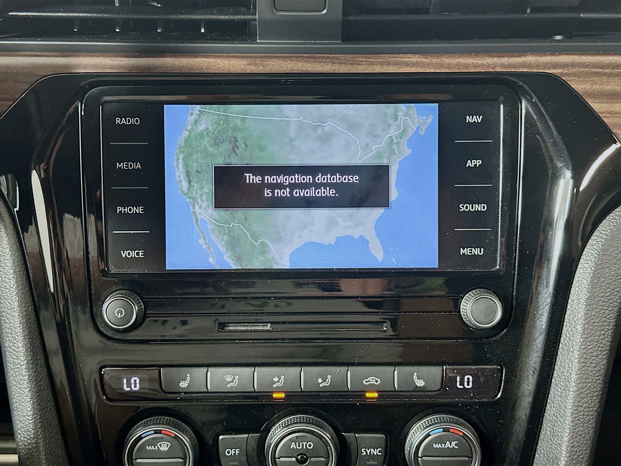 Used 2020 Volkswagen Passat 2.0T SEL image 22