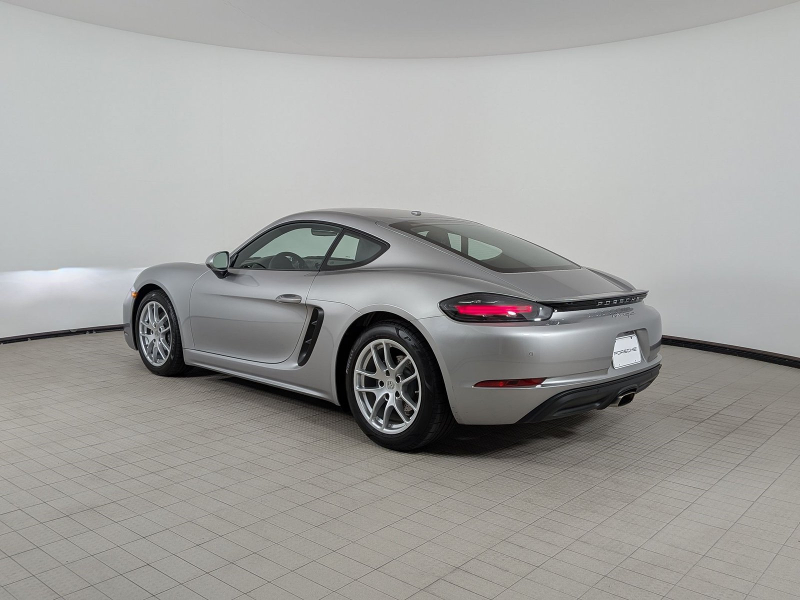 Certified 2025 Porsche 718 Cayman RWD image 3