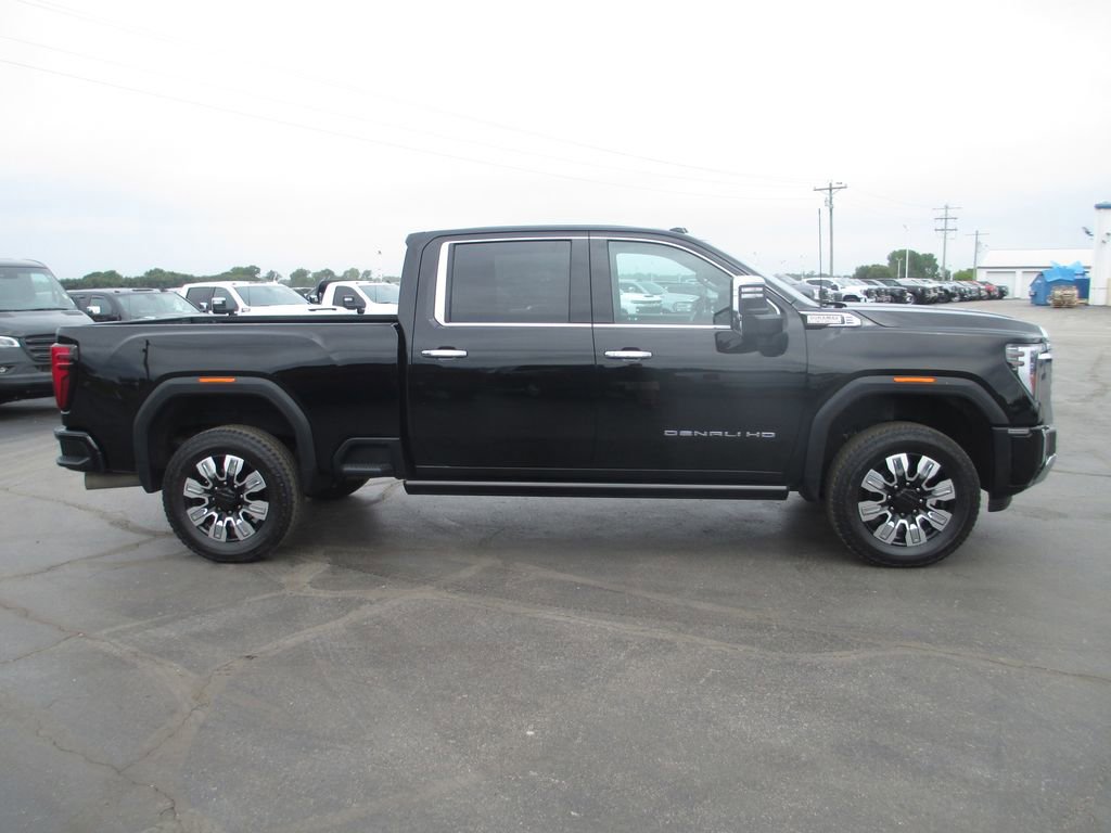 Used 2024 GMC Sierra 2500 Denali w/ Denali Reserve Package AWD/4WD image 5