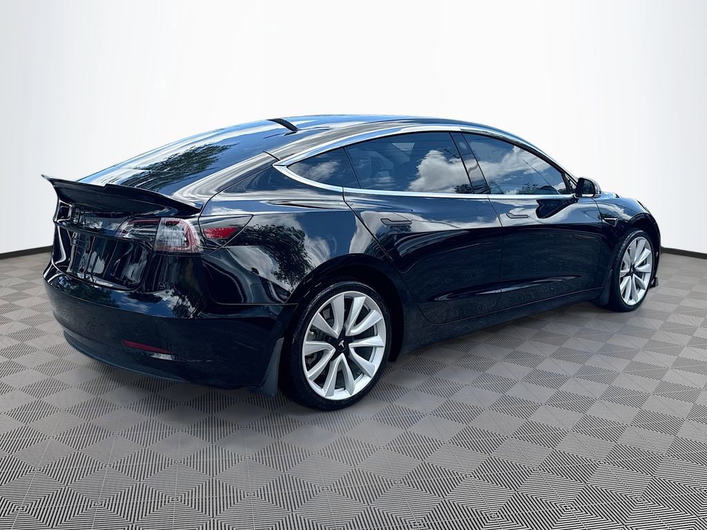 Used 2020 Tesla Model 3 Standard Range image 4