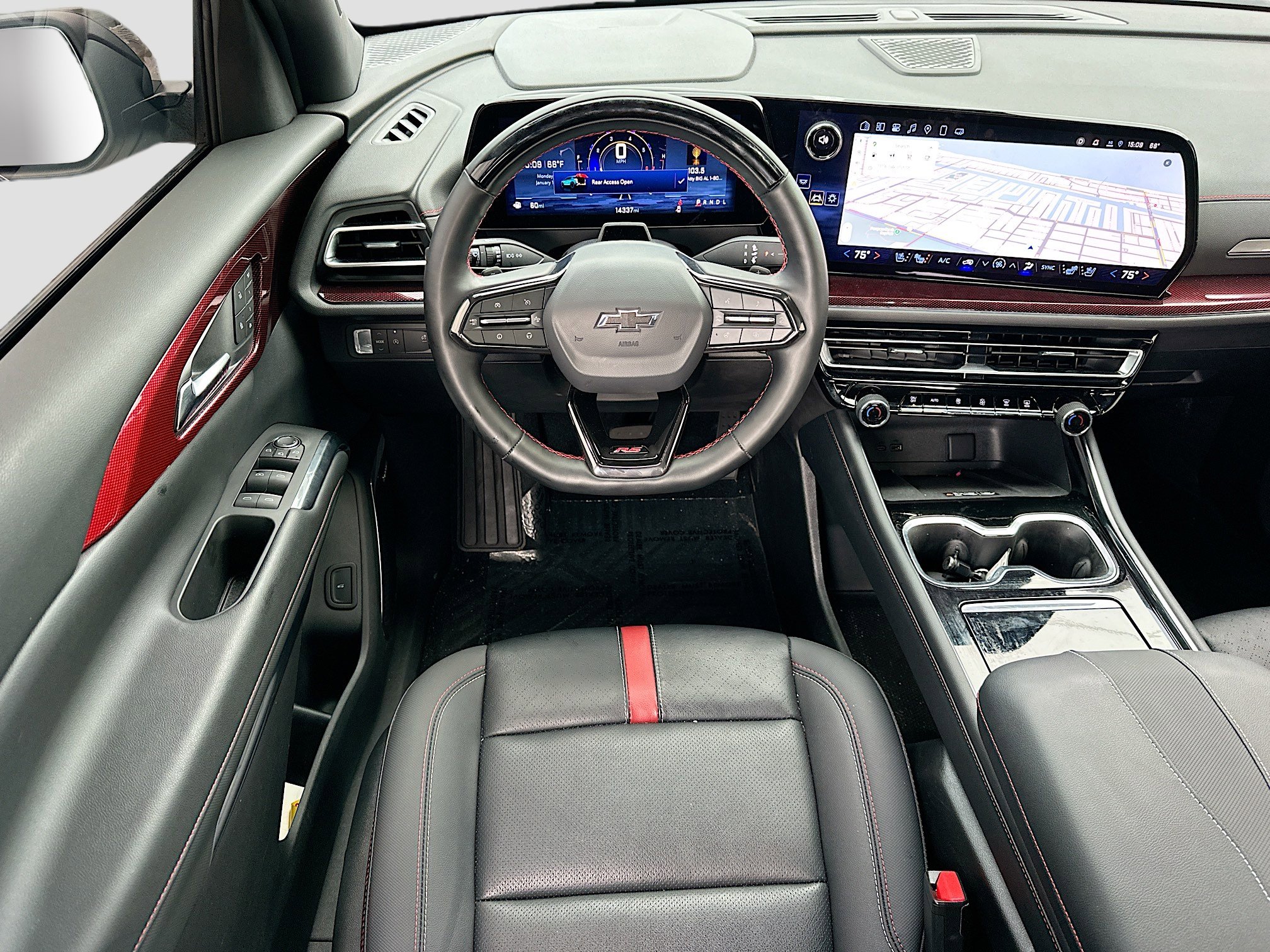 Used 2025 Chevrolet Traverse RS image 23