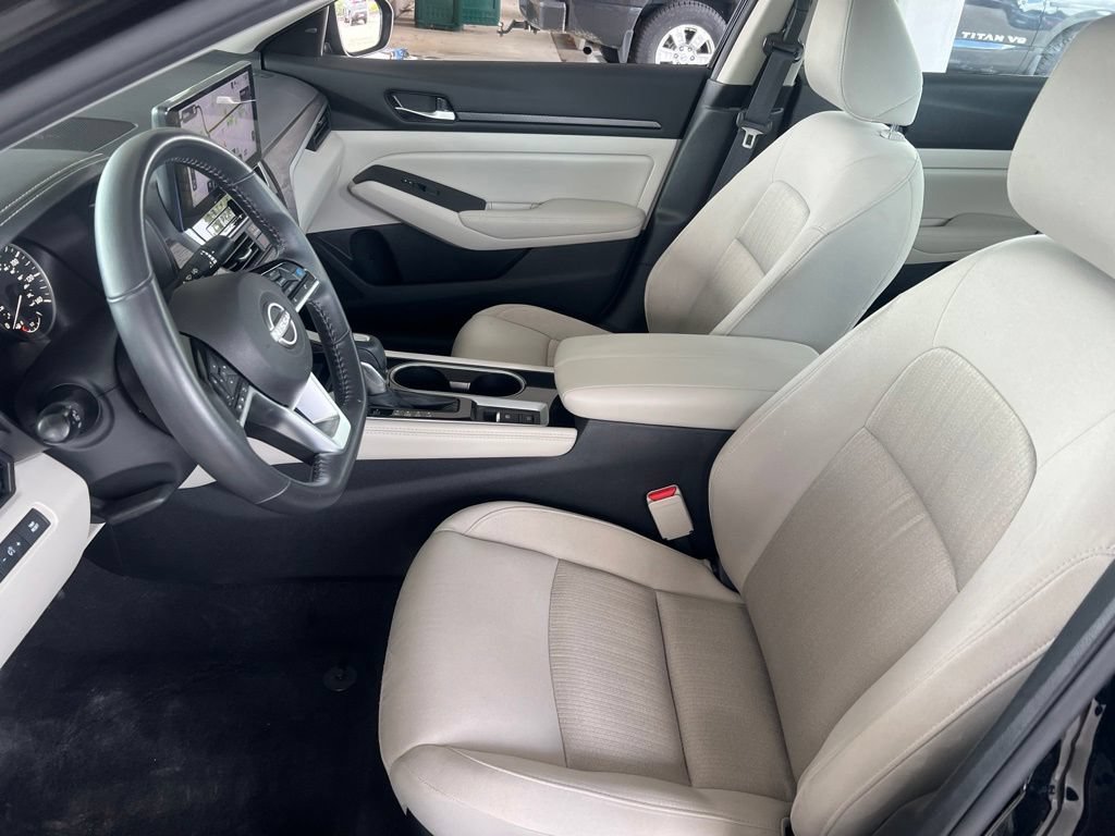 Certified 2024 Nissan Altima 2.5 SV w/ SV Premium Package FWD image 4