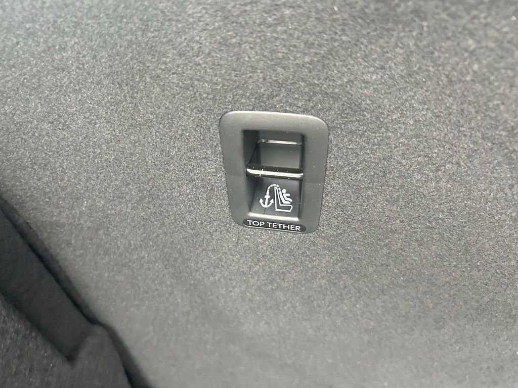 Certified 2025 Volkswagen Taos S image 43