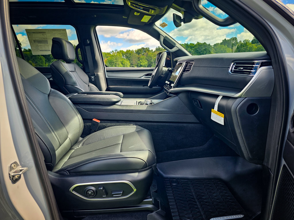 New 2026 Jeep Grand Wagoneer 4WD image 51