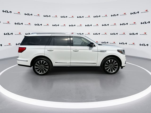 Used 2021 Lincoln Navigator Reserve w/ Luxury Package RWD image 9