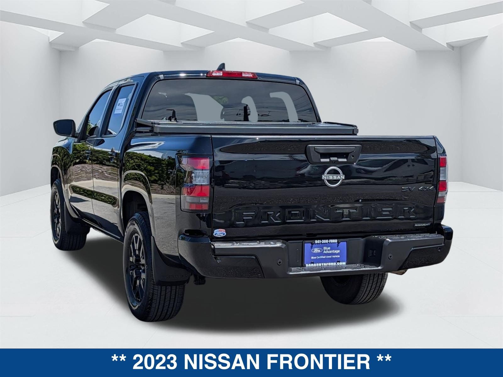 Used 2023 Nissan Frontier SV w/ Midnight Edition Package image 6