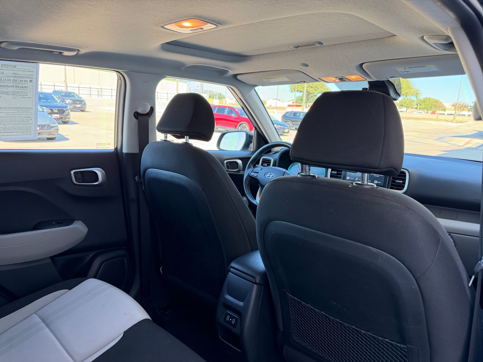 Used 2025 Hyundai Venue SEL FWD image 29