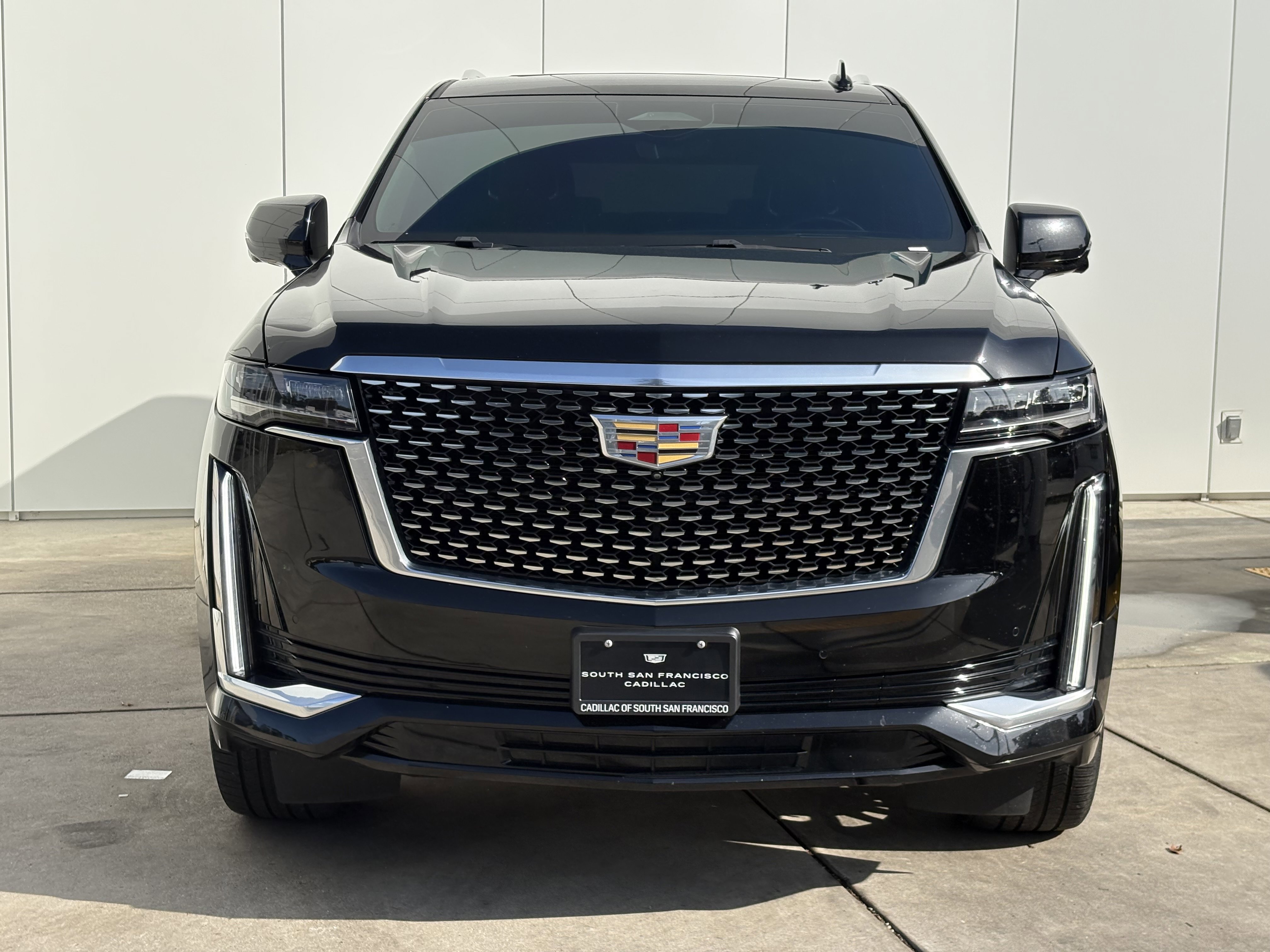 Used 2022 Cadillac Escalade Premium Luxury image 3