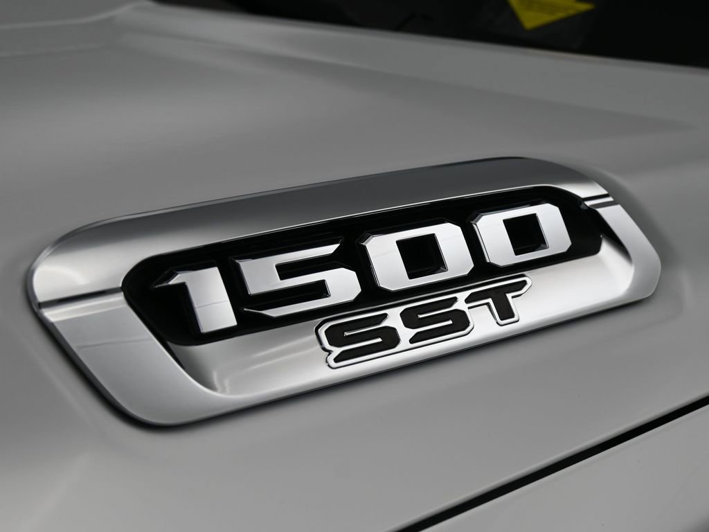 Used 2025 RAM 1500 Laramie image 34