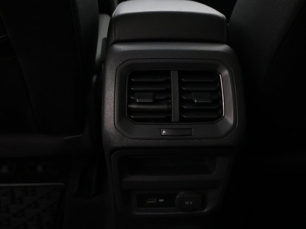 Used 2019 Volkswagen Tiguan SE w/ Panoramic Sunroof Package image 40