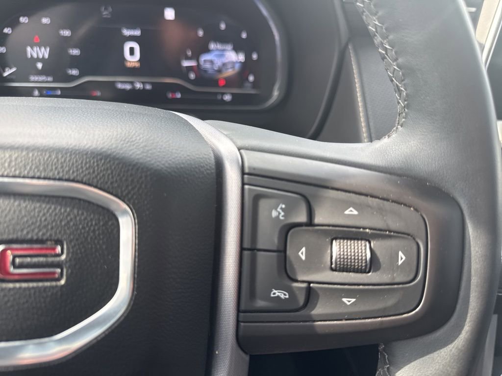 Used 2023 GMC Yukon SLT w/ SLT Luxury Package image 26