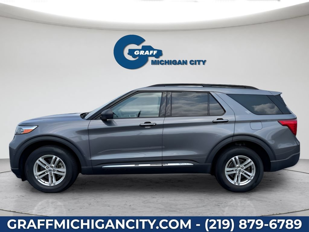 Used 2022 Ford Explorer XLT w/ Equipment Group 202A AWD/4WD image 2